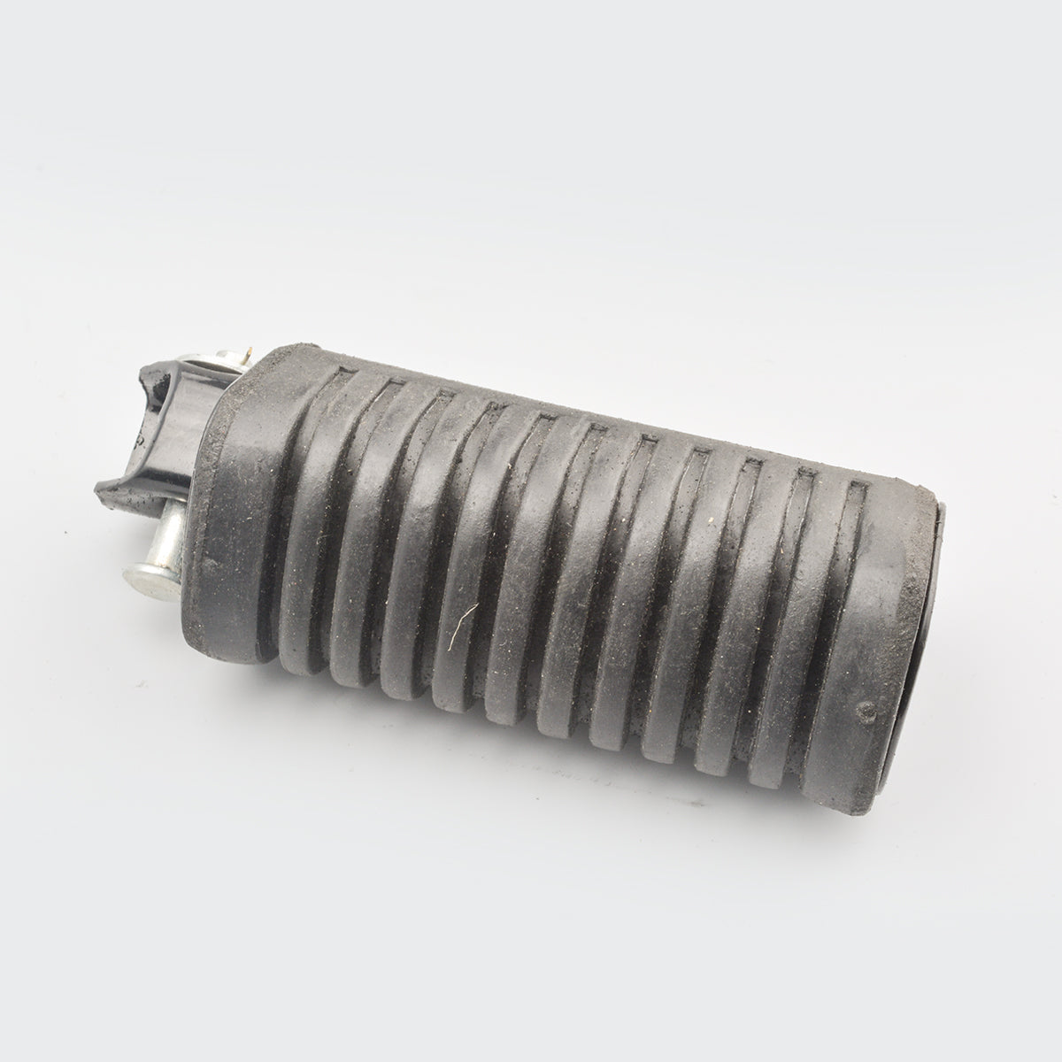 Footrest Assy [R] LH Splendor/Dawn/Passion for Hero — motorcycle spare part Kenya