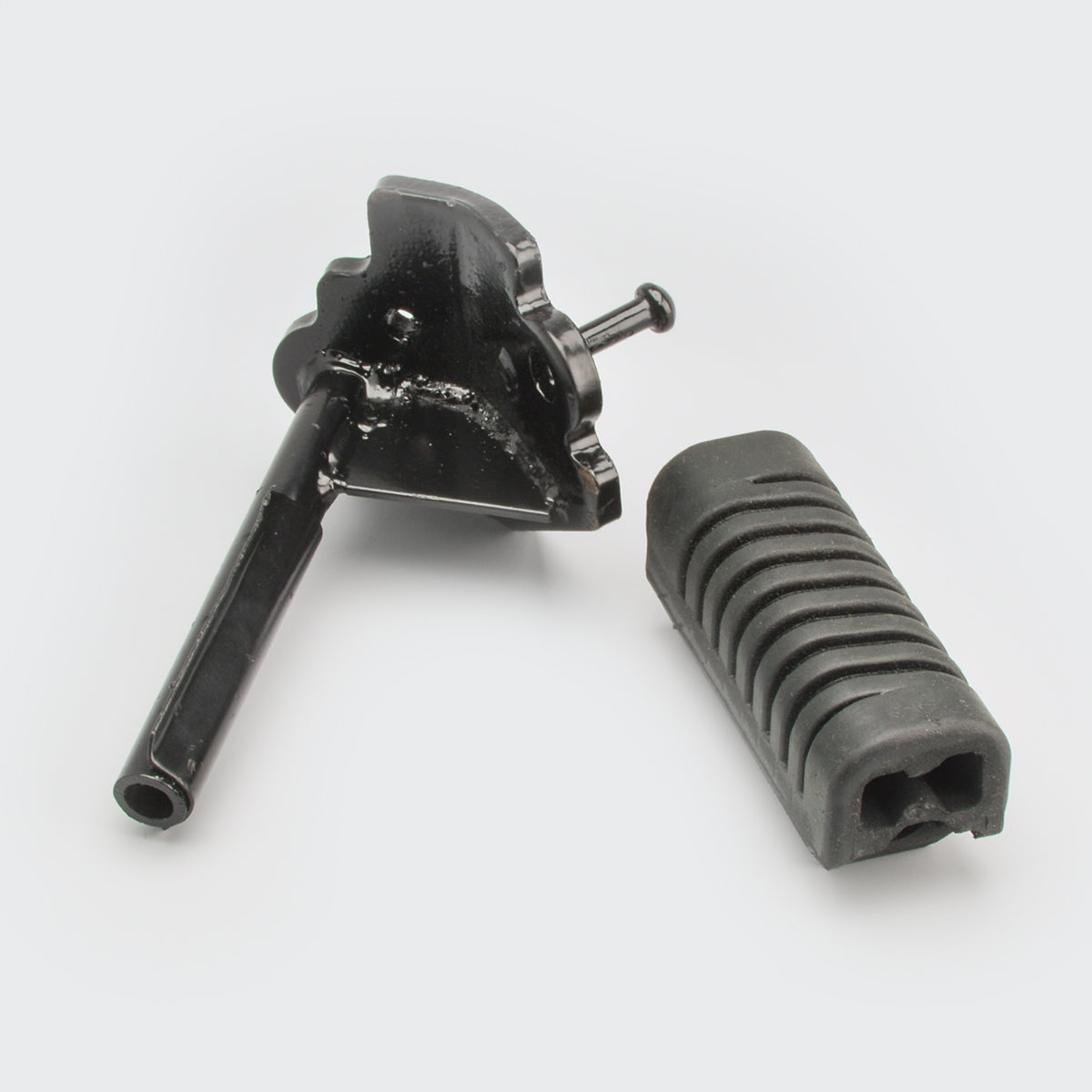 Footrest Bracket W/Rubber [F] LH Discover 100 for Bajaj — motorcycle spare part Kenya