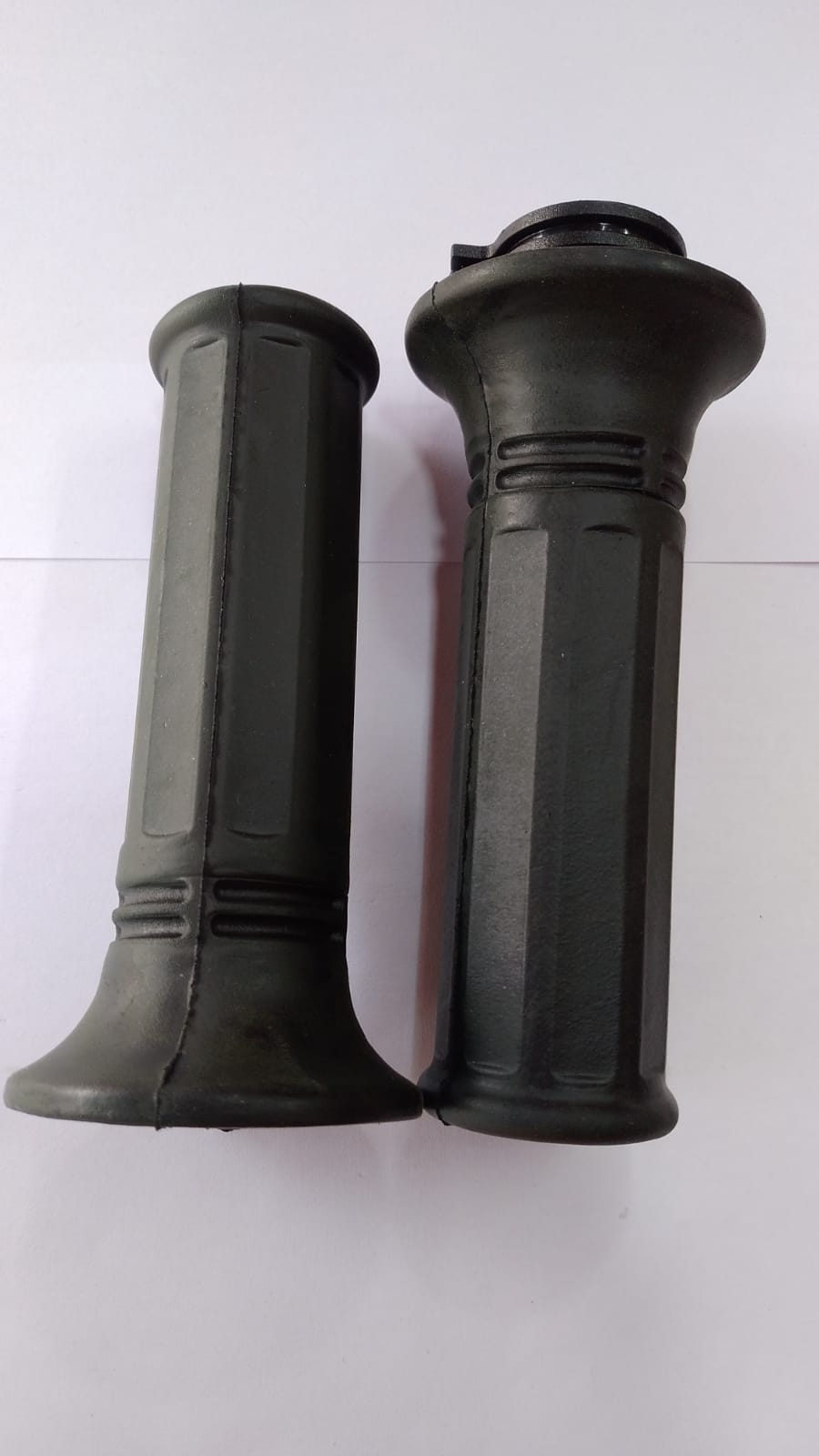 Grip Set for Bajaj CT 100 New — motorcycle spare part Kenya