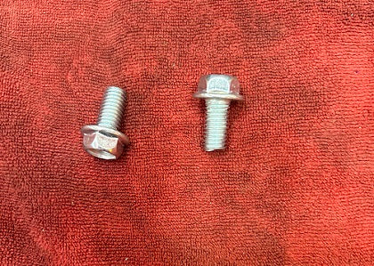 Seat Dikki Bolt